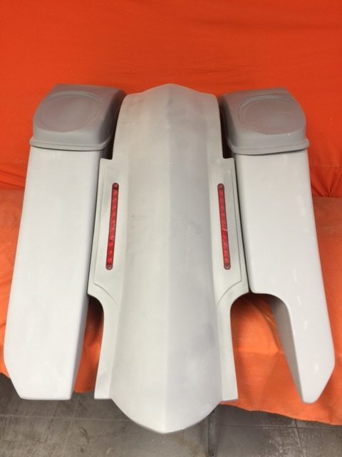 Harley Davidson 6" Trendsetter Extended Saddlebag LED Fender Kit - Right Side Cut Out Dual 6 x 9 Speaker Lids / 2014 - 2018