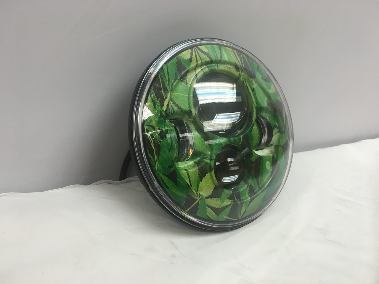 7" DAYMAKER Replacement Weed Design Projector HID LED Light Bulb Headlight Motorcycle Harley