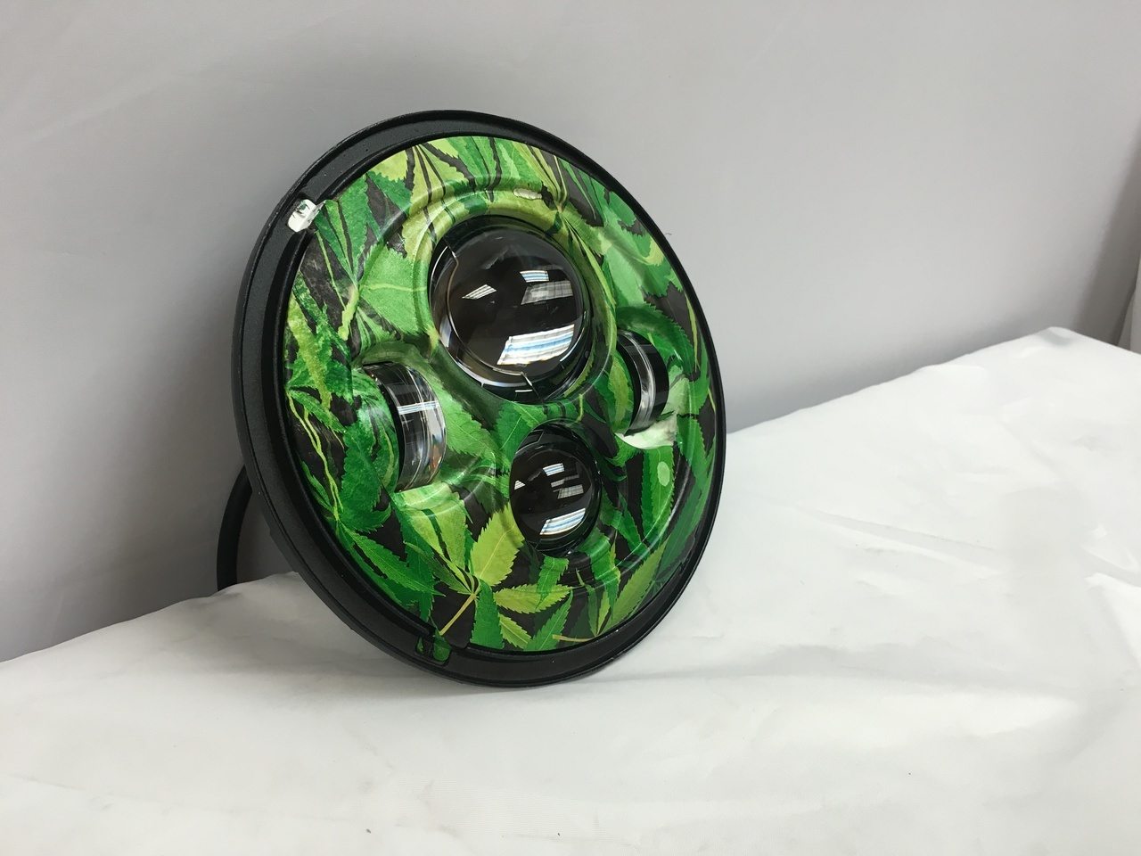 7" DAYMAKER Replacement Weed Design Projector HID LED Light Bulb Headlight Motorcycle Harley