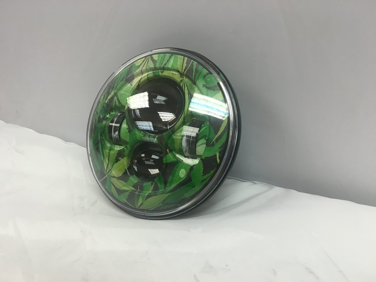 7" DAYMAKER Replacement Weed Design Projector HID LED Light Bulb Headlight Motorcycle Harley