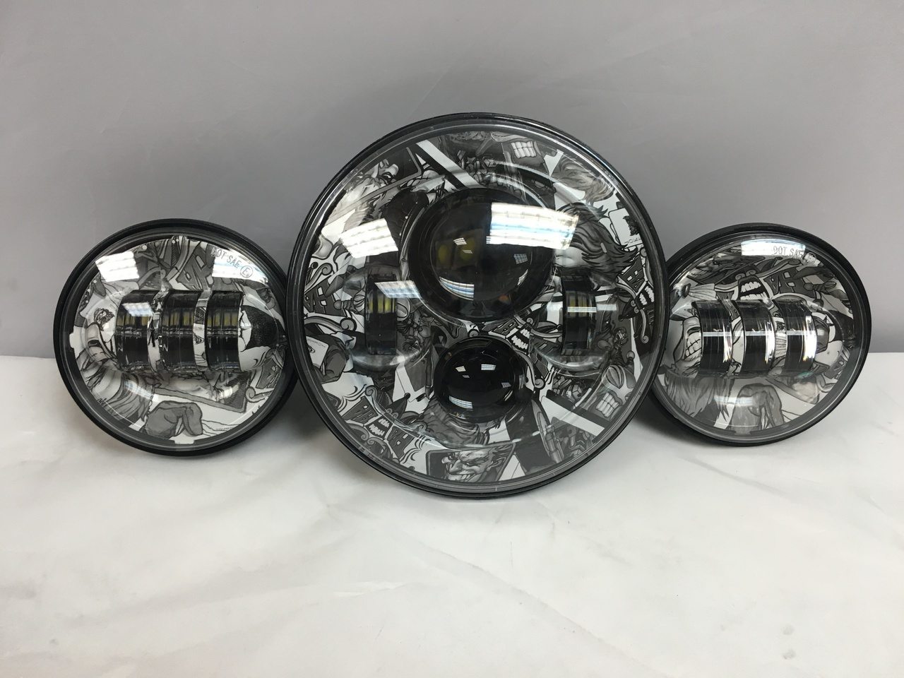 7" DAYMAKER JOKER DESIGN Headlight Dual 4.5" - 4 1/2" Auxiliary Spot Passing LED Fog Lights Bulb Harley SET