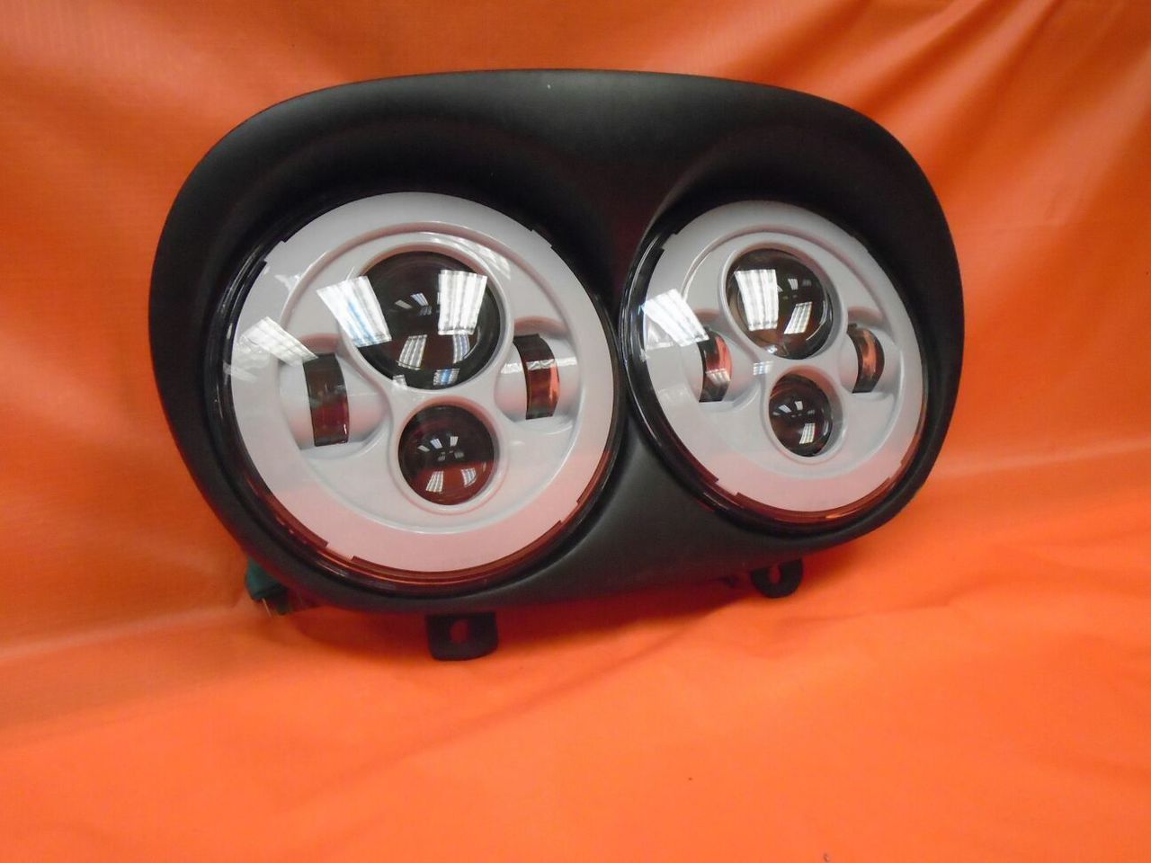DUAL 7" WHITE DAYMAKER 2014 - 2018 LED ROAD GLIDE Light Bulb Headlight Harley Bezel