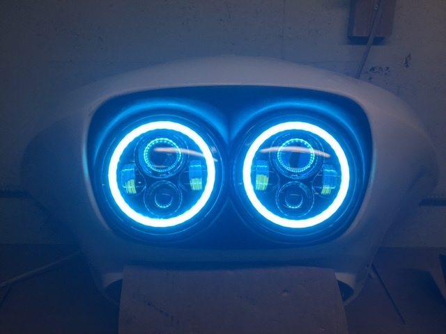 DUAL 7" DAYMAKER 2014 - 2018 BLUE HALO LED Replacement ROAD GLIDE Chrome Light Bulb Headlight Harley Bezel