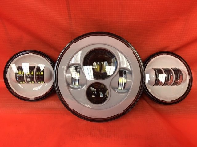 7" DAYMAKER WHITE Headlight Dual White 4.5" - 4 1/2" Auxiliary AUX Spot Passing LED Fog Lights Bulb Harley SET