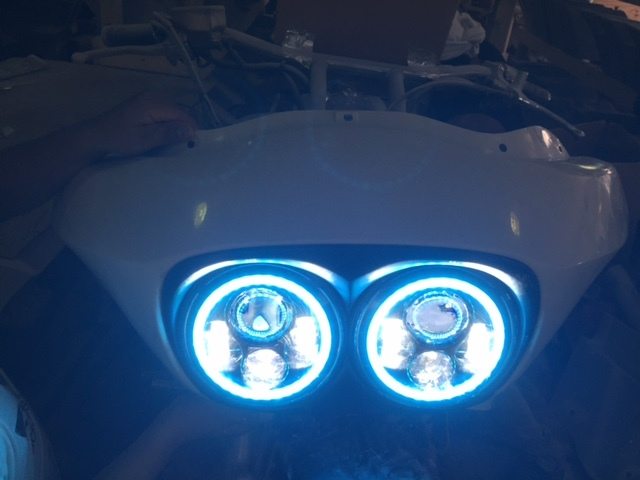 DUAL 7" DAYMAKER 2014 - 2018 BLUE HALO LED Replacement ROAD GLIDE Chrome Light Bulb Headlight Harley Bezel