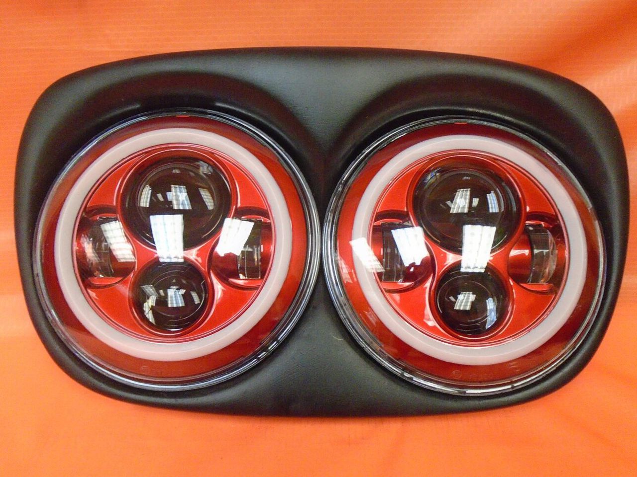 DUAL 7" RED DAYMAKER RED HALO LED ROAD GLIDE Black Light Bulb Headlight Motorcycle Harley Bezel