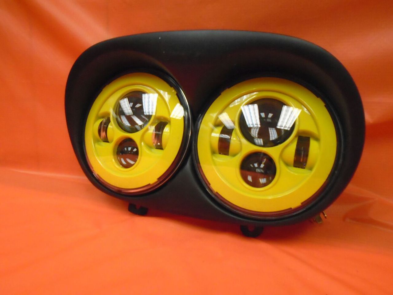 DUAL 7" YELLOW DAYMAKER 2014 - 2018 LED ROAD GLIDE Black Light Bulb Headlight Harley Bezel