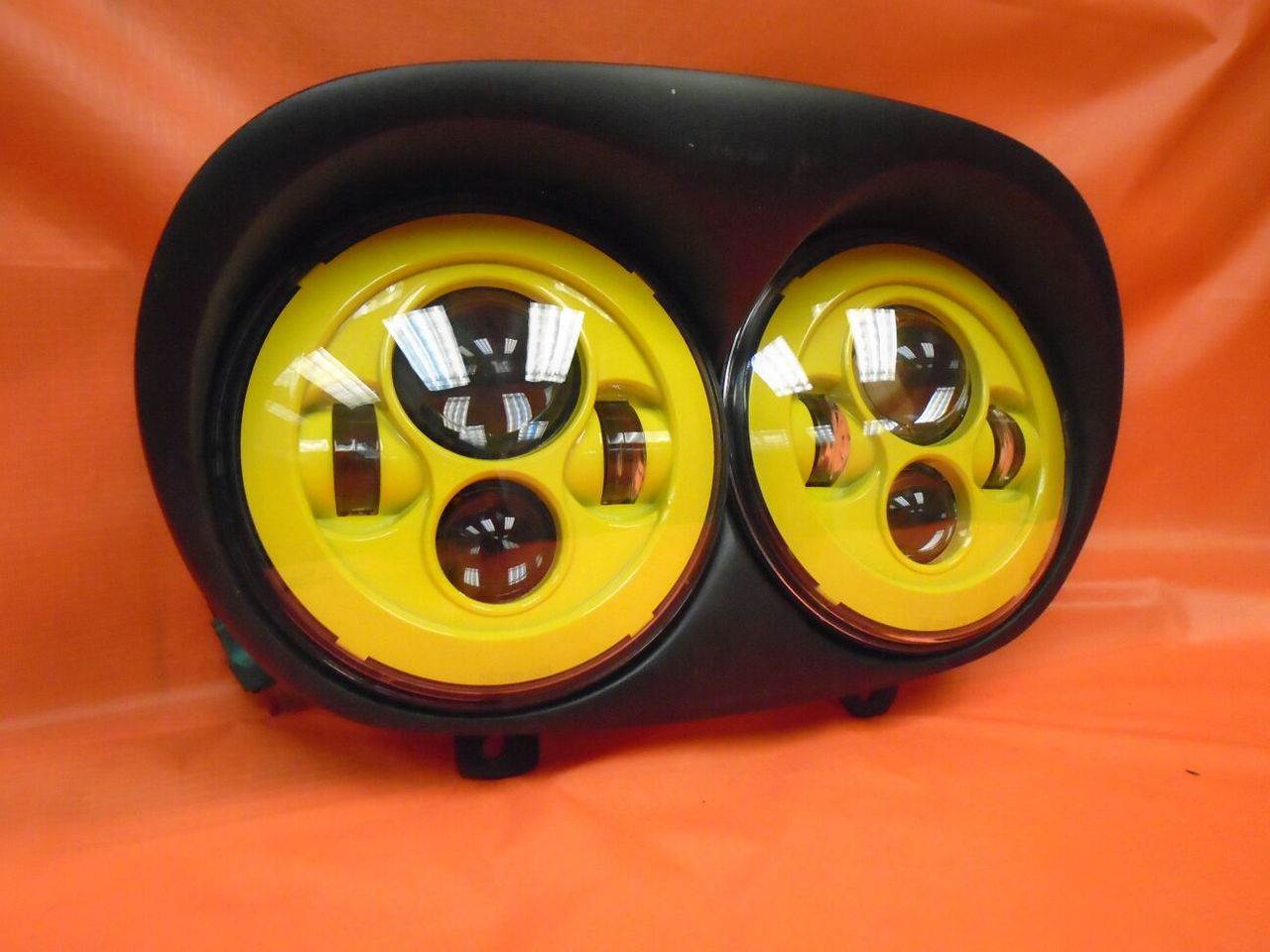 DUAL 7" YELLOW DAYMAKER 2014 - 2018 LED ROAD GLIDE Black Light Bulb Headlight Harley Bezel