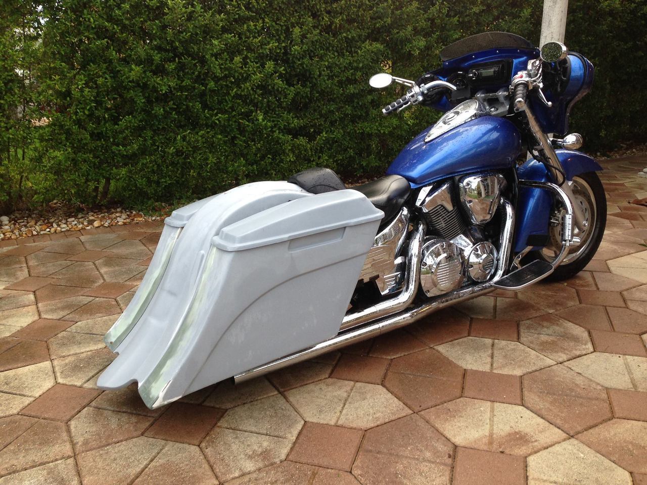 Honda VTX 1800 / 1300 6" Extended Stretched Out & Down Bags   Rear Fender   Lids  Fender No Cut Outs