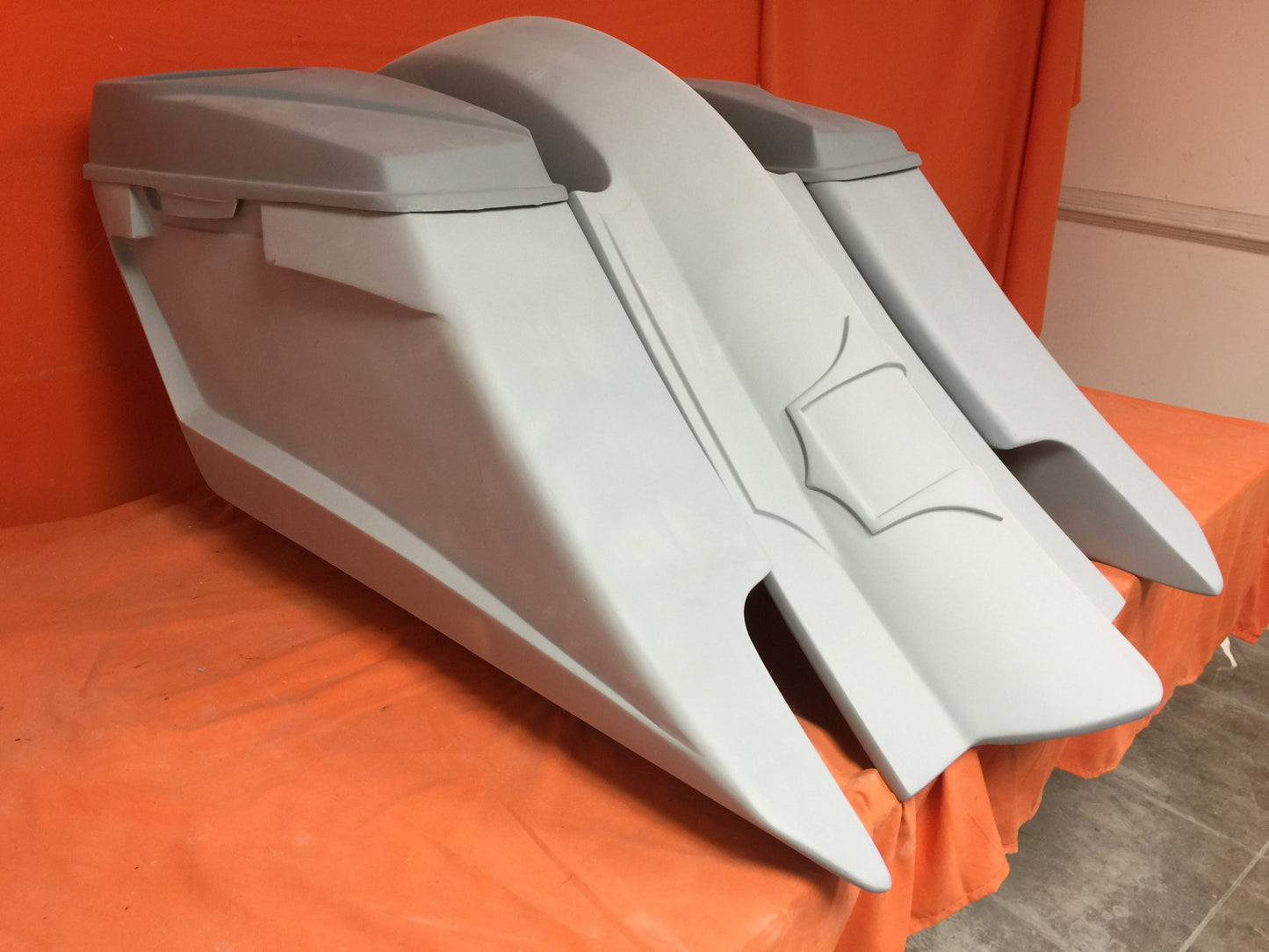 Harley Davidson 6" Trendsetter Extended Saddlebag Fender Kit - Dual Cut Outs   6.5" Speaker Lids / 2014 - 2023