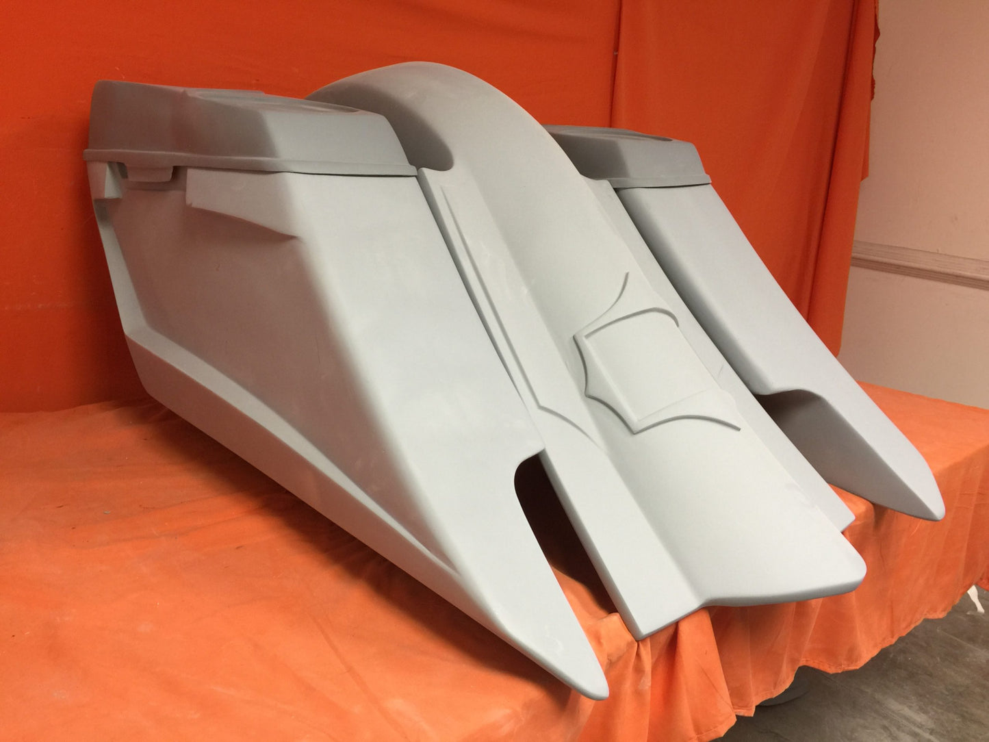 Harley Davidson 6" Trendsetter Extended Saddlebag Fender Kit - Dual Cut Outs Dual 6 x 9 Speaker Lids / 2014 - 2023