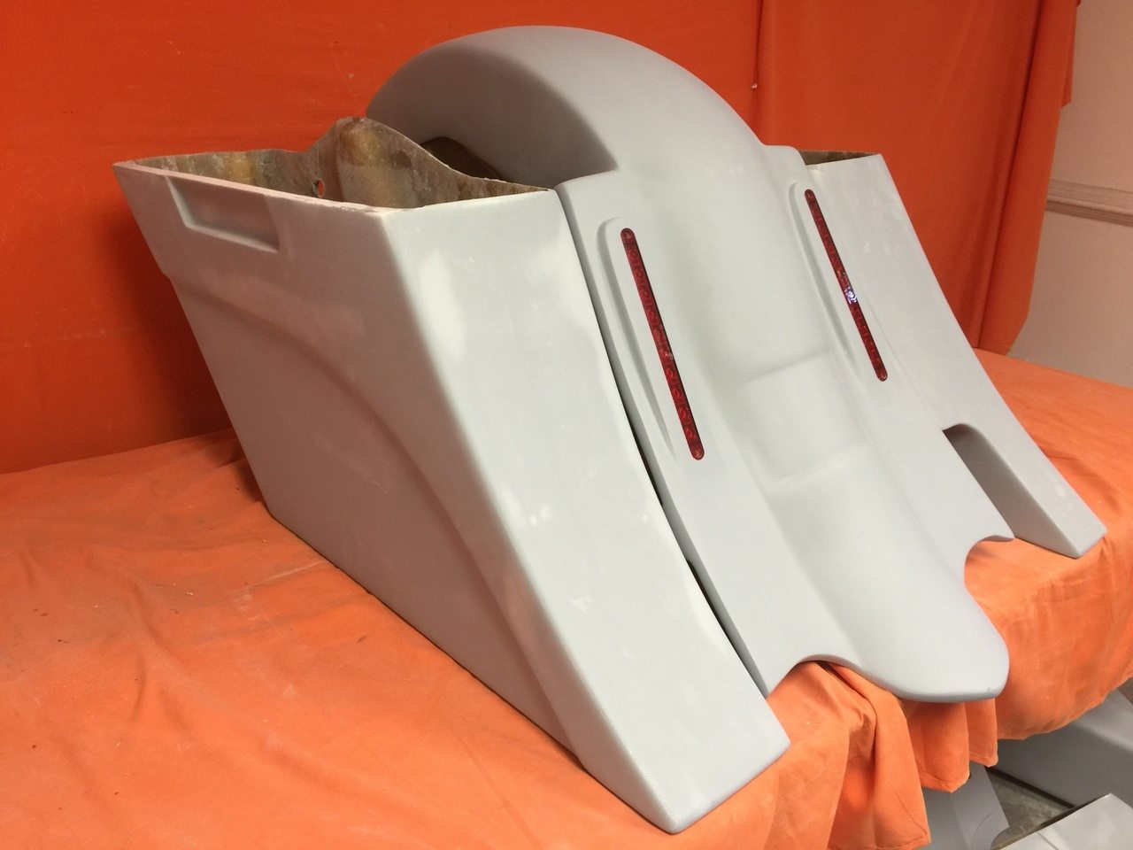 Honda Shadow Sabre 1100 6" Extended Saddlebags Out & Down Bags   LED Rear Fender Right Side Cut Out