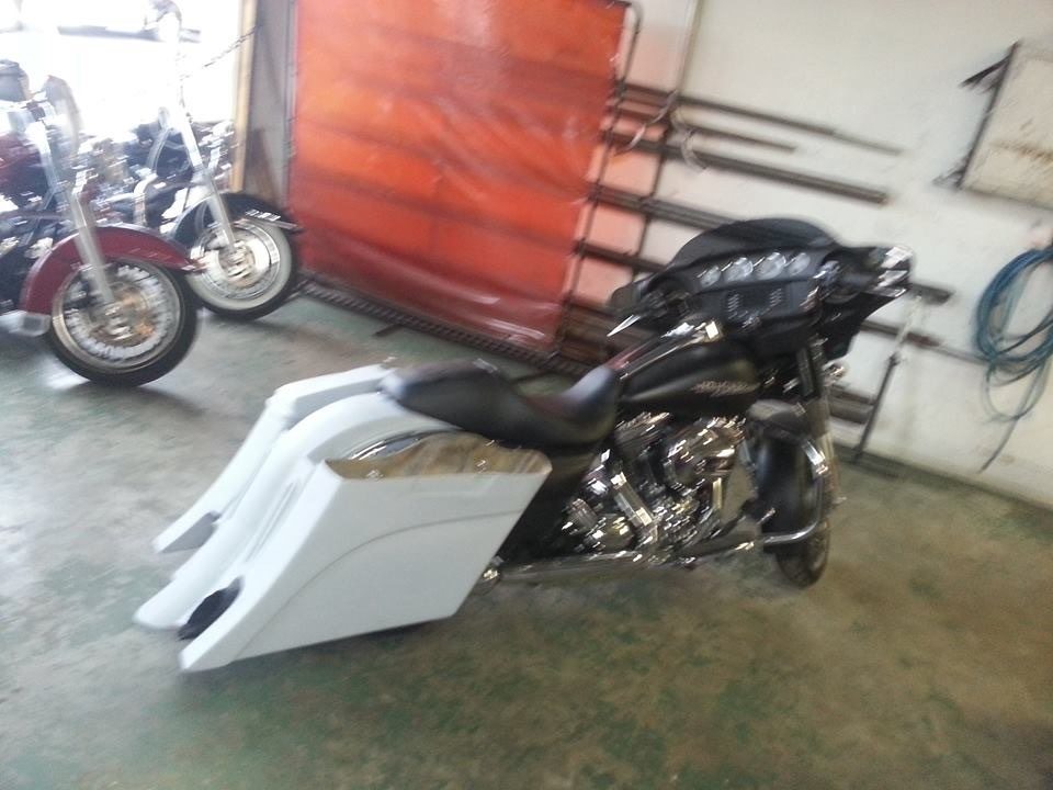 Harley Davidson 6" Extended Stretched Out & Down Saddlebags   Fender - No Lids 2014 - 2018  Model Style Bags - Dual Cut Outs.