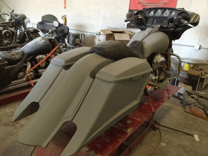 Harley Davidson 6" Trendsetter Extended Saddlebag Fender Kit - Dual Cut Outs   Lids / 2014 - 2023