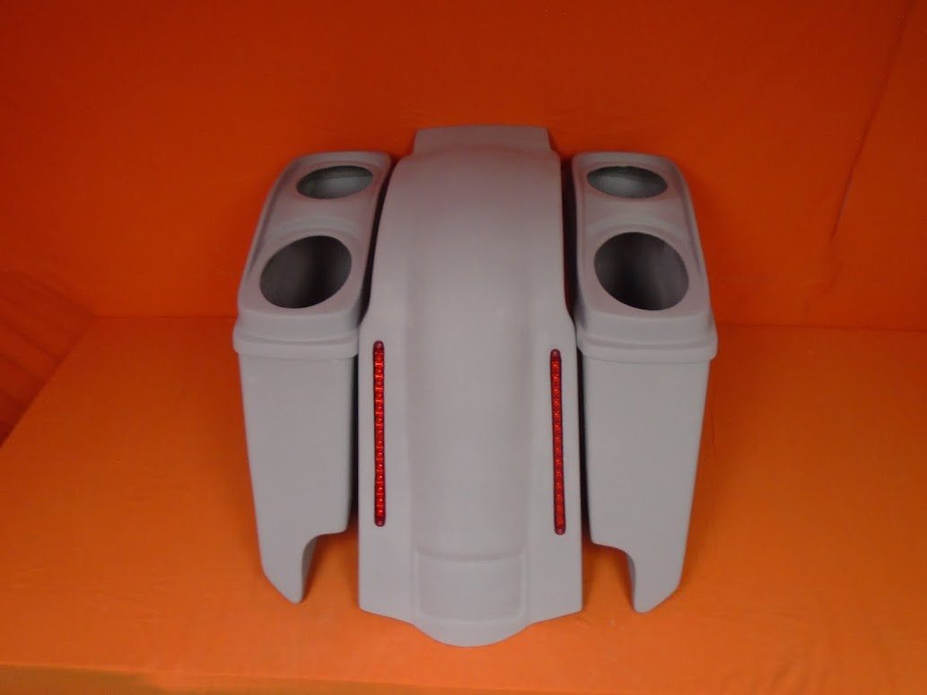 Harley Davidson 5" Heritage Softail Extended Saddlebags Dual 6.5" Speaker Lids   LED Fender Dual Cutouts