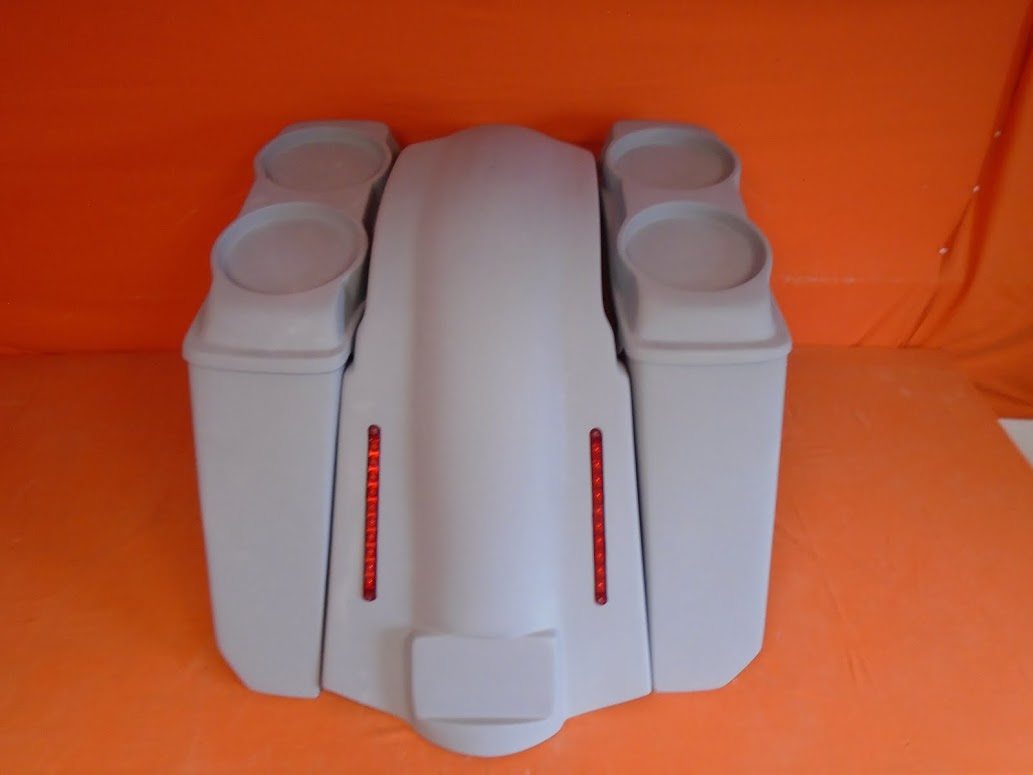 Harley Davidson 5" Heritage Softail Extended Saddlebags Dual 6.5" Speaker Lids   LED Fender No Cutouts
