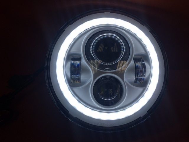 7" DAYMAKER Replacement WHITE With WHITE Halo Projector HID LED Light Bulb Headlight Motorcycle Harley