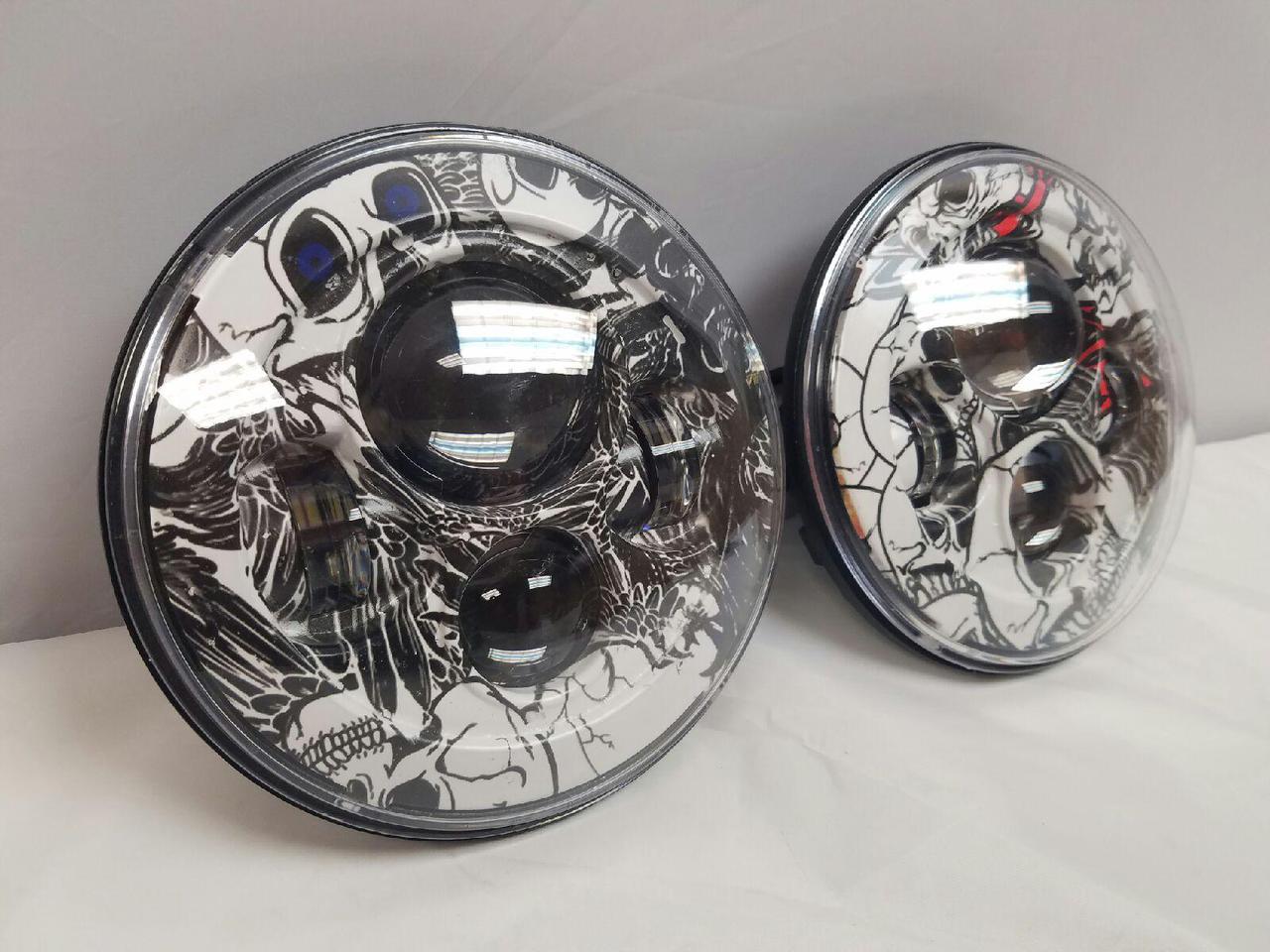 7'' COLORED SKULLS DESIGN Suzuki Sierra Fits: Jeep Wrangler JK CJ TJ LED Rubicon Projector Daymaker Headlights Pair / Set