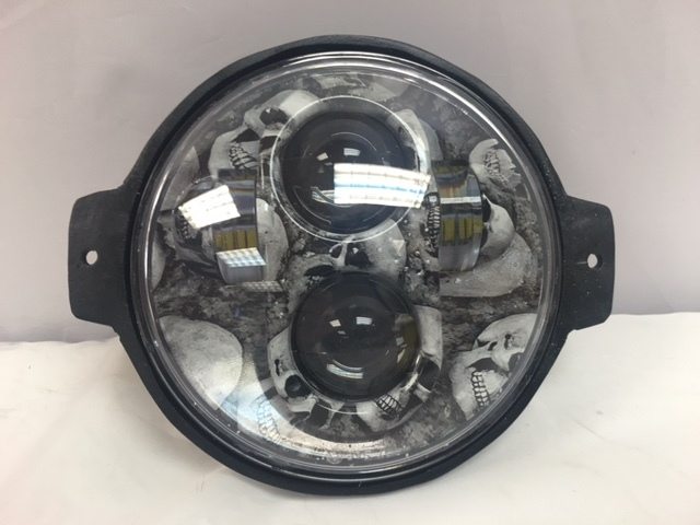 Honda VTX 1300 / 1800 C / R / S - 5 3/4" CUSTOM DESIGN SKULL DAYMAKER Chrome HID LED Light Bulb Headlight Motorcycle 5.75" Mount