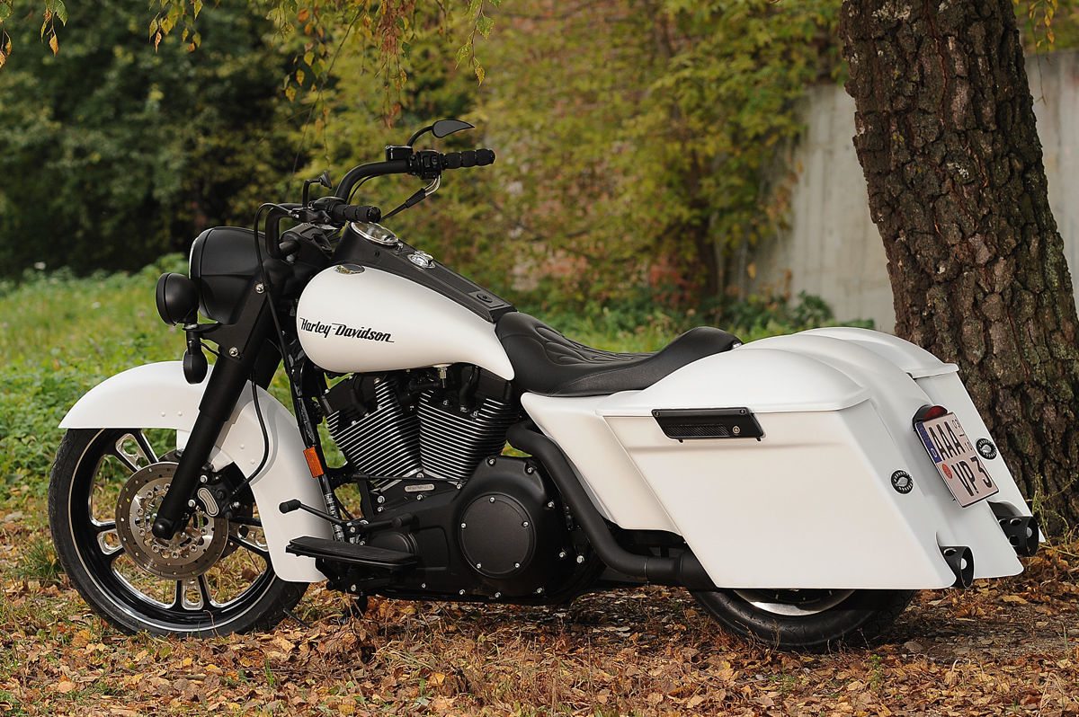 Harley Davidson Road King Extra Stretched Gas Tank Shroud Cover Bagger SKU: KIR087