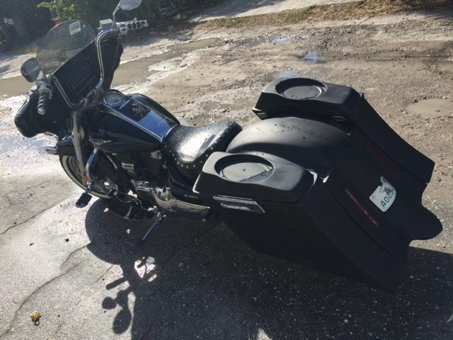 Suzuki C50 / C90 Boulevard 6" Out &amp; Down Saddlebags   Fender &amp; Side Covers, No Cut Outs   Lids &amp; Rail Kit