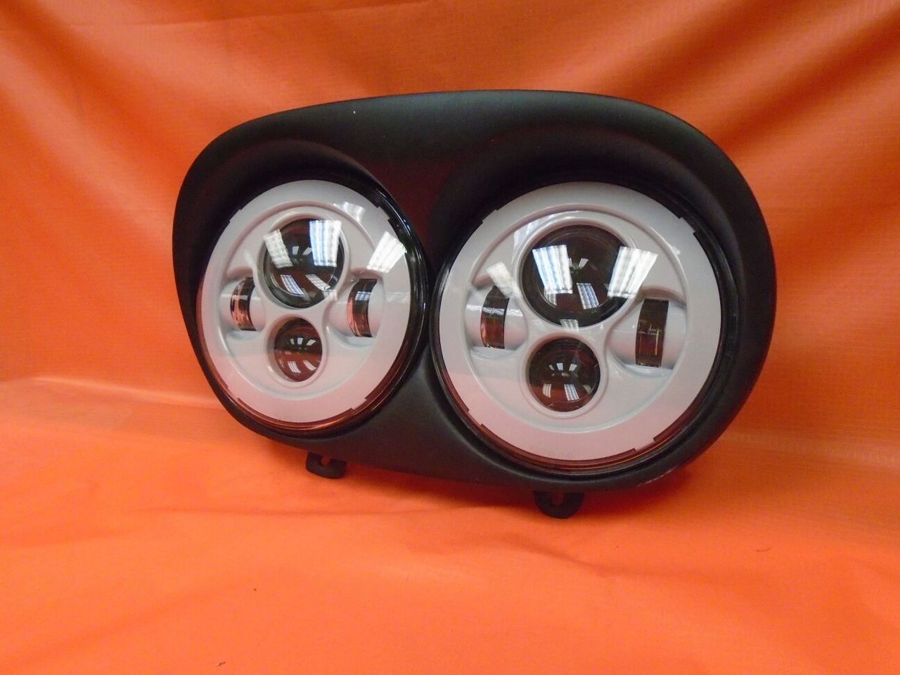 DUAL 7" WHITE DAYMAKER 2014 - 2018   LED ROAD GLIDE Light Bulb Headlight Harley   Bezel