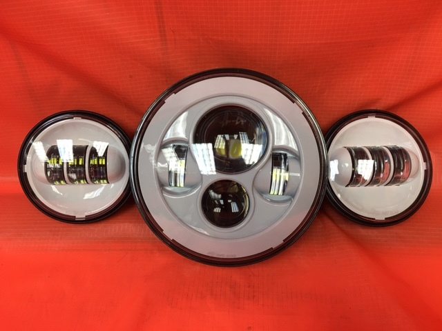 7" DAYMAKER WHITE Headlight   Dual White 4.5" - 4 1/2" Auxiliary AUX Spot Passing LED Fog Lights Bulb Harley SET