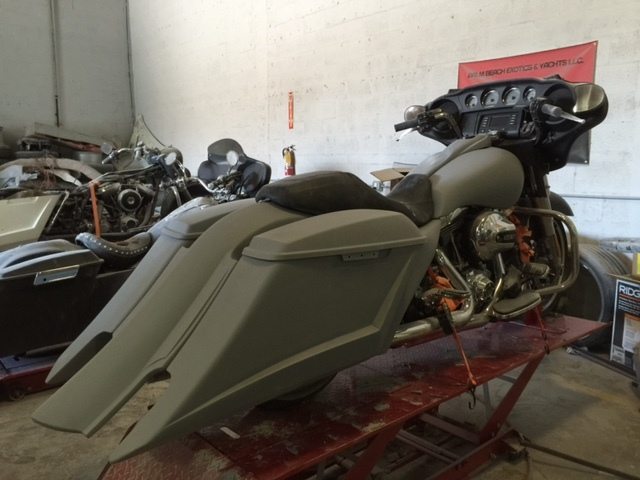 Harley Davidson 6" Trendsetter Extended Saddlebag LED Fender Kit Dual Cut Outs Dual 6.5" Speaker Lids