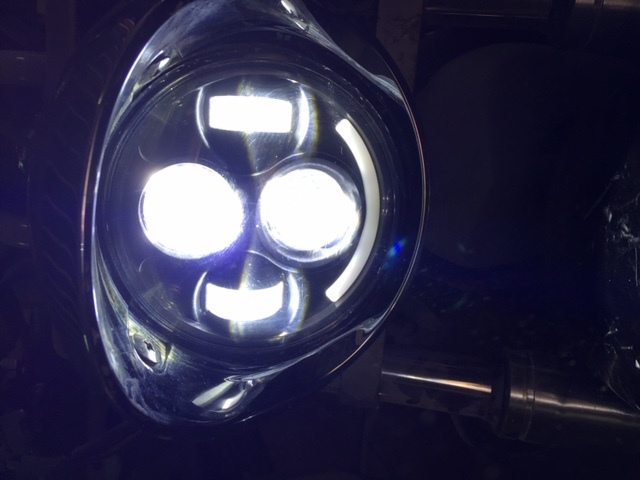 Honda VTX 1300 / 1800 C / R / S - 5 3/4" DAYMAKER Chrome HID LED Light Bulb Headlight Motorcycle 5.75" Mount