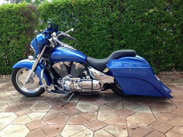 Honda VTX 1800 / 1300 6" Extended Stretched Out & Down Bags   Rear Fender   Lids  Fender No Cut Outs