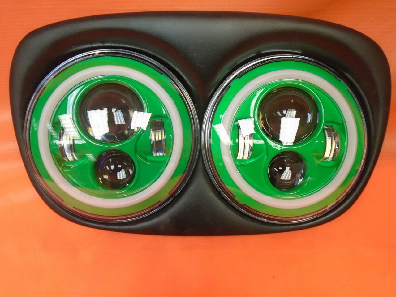 DUAL 7" GREEN DAYMAKER GREEN HALO LED ROAD GLIDE Black Light Bulb Headlight Motorcycle Harley   Bezel