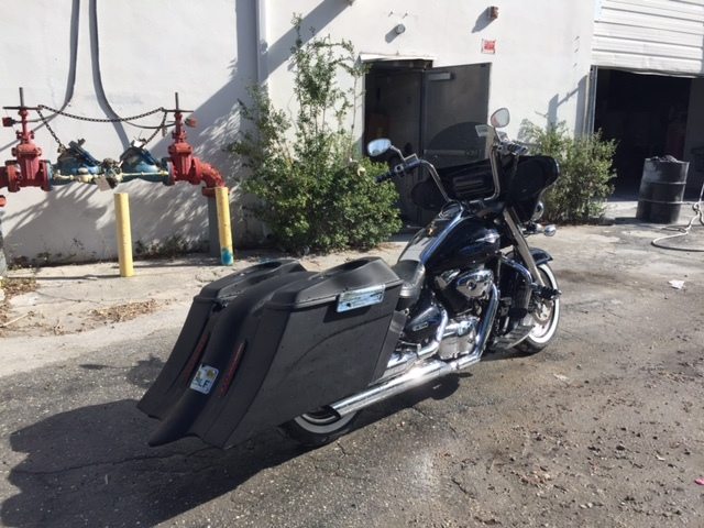 Suzuki C50 / C90 Boulevard 6" Out &amp; Down Saddlebags   Fender &amp; Side Covers, No Cut Outs   Lids &amp; Rail Kit