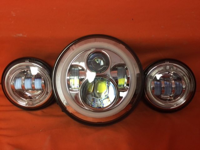 7" DAYMAKER White HALO Headlight   Dual 4.5" - 4 1/2" HALO Auxiliary AUX Chrome Spot Passing LED Fog Lights Bulb Harley SET