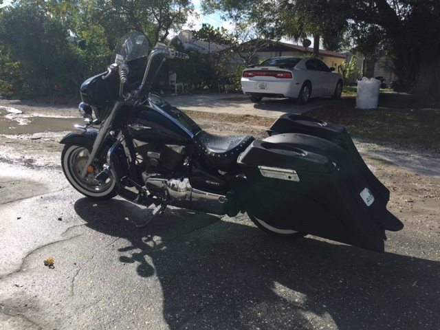 Suzuki C50 / C90 Boulevard 6" Out &amp; Down Saddlebags   Fender &amp; Side Covers, No Cut Outs   Lids &amp; Rail Kit