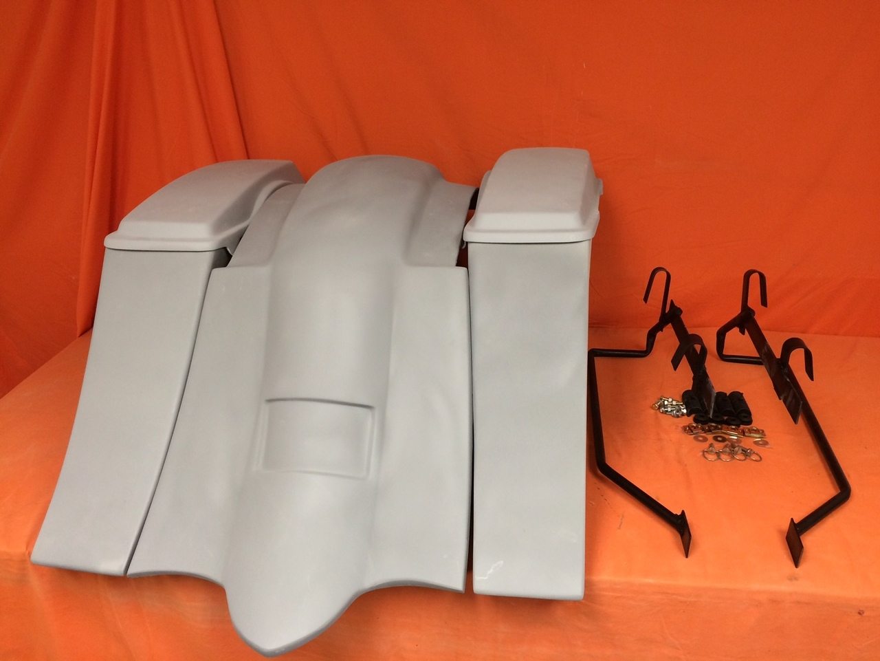 Suzuki C50 / C90 Boulevard 6" Out &amp; Down Saddlebags   Fender &amp; Side Covers, No Cut Outs   Lids &amp; Rail Kit