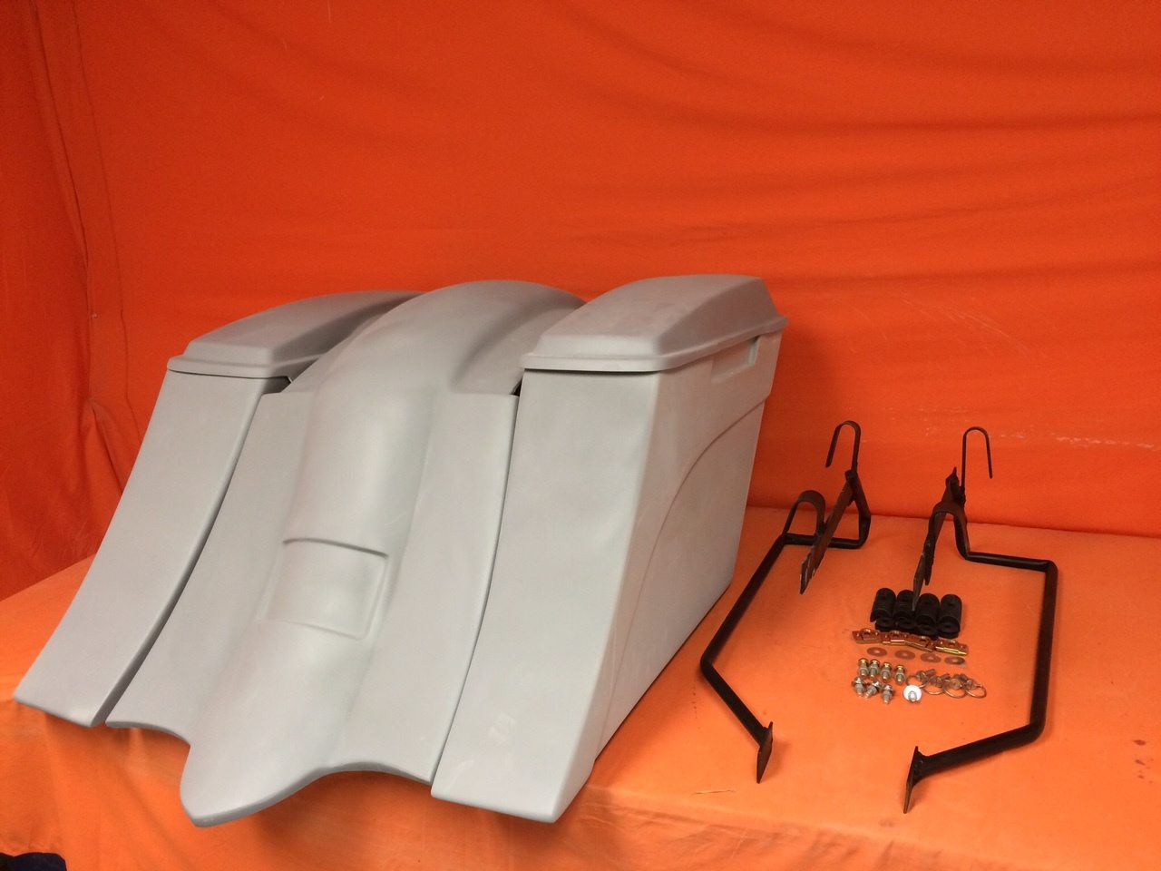 Suzuki C50 / C90 Boulevard 6" Out &amp; Down Saddlebags   Fender &amp; Side Covers, No Cut Outs   Lids &amp; Rail Kit