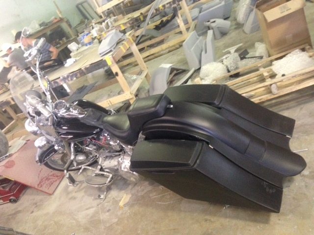 Harley Davidson 6" Heritage Softail Out & Down Extended Saddlebags, Dual 6 x 9 Speaker Lids   LED Fender No Cutouts