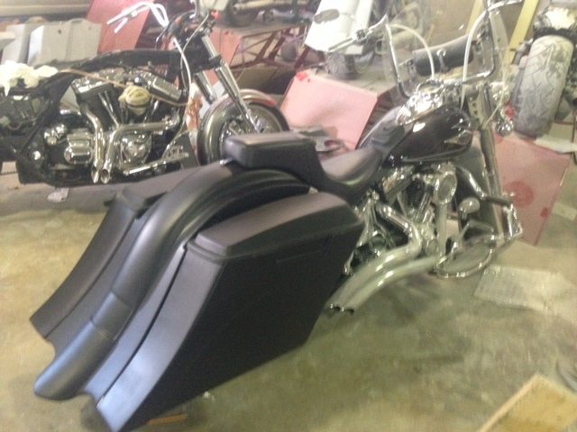 Harley Davidson 6" Heritage Softail Out & Down Extended Saddlebags, Dual 6 x 9 Speaker Lids   LED Fender No Cutouts