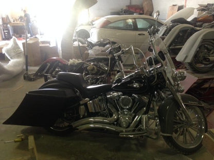 Harley Davidson 6" Heritage Softail Out &amp; Down Extended Saddlebags, Lids   Fender No Cutouts