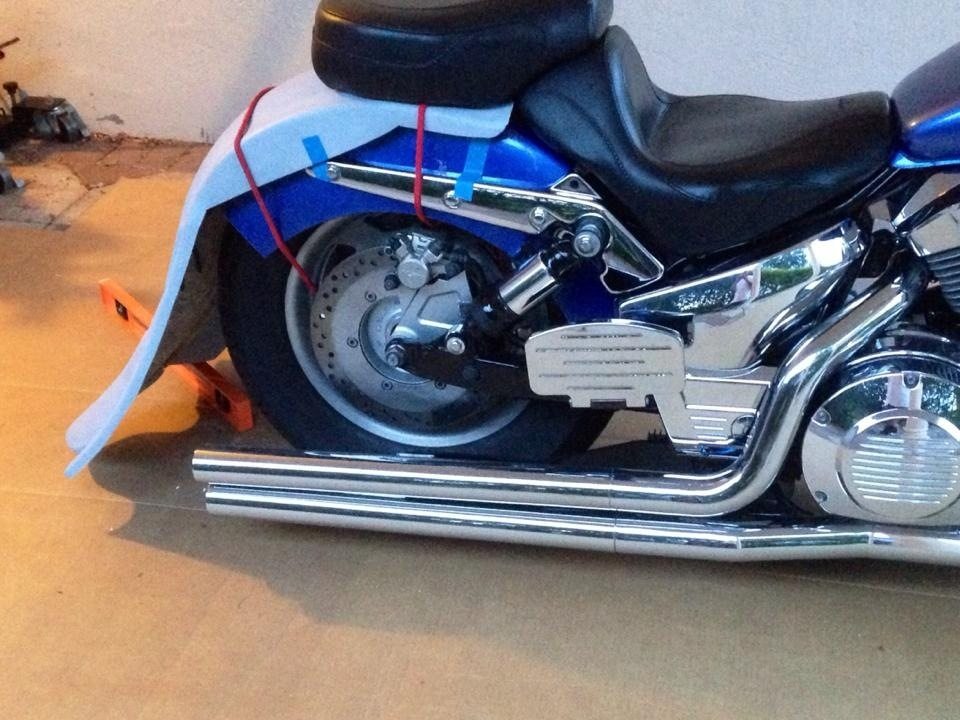 Honda VTX 1800 / 1300 6" Extended Stretched Out & Down Bags   Rear Fender   Right Side Cut Out Onlly - No lids
